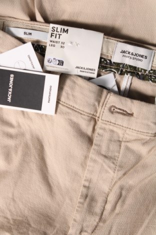 Ανδρικό παντελόνι Jack & Jones, Μέγεθος M, Χρώμα  Μπέζ, Τιμή 15,99 €