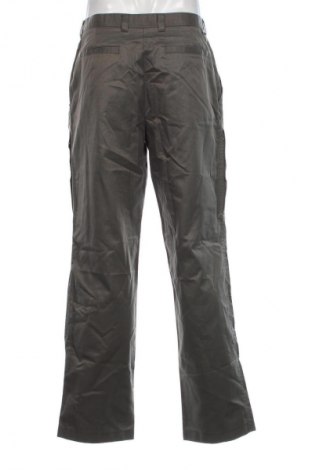 Herrenhose Lindbergh, Größe M, Farbe Grün, Preis 6,99 €