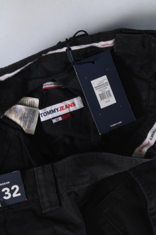 Męskie spodnie Tommy Jeans, Rozmiar M, Kolor Czarny, Cena 160,99 zł