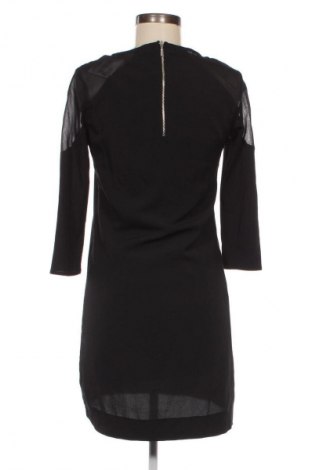 Kleid Bershka, Größe S, Farbe Schwarz, Preis 21,99 €