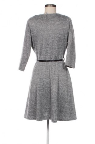 Kleid Colloseum, Größe L, Farbe Grau, Preis 8,49 €