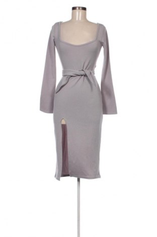 Kleid Femme Luxe, Größe M, Farbe Grau, Preis 14,99 €