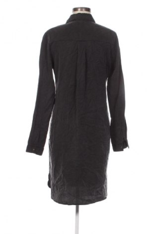 Kleid Geisha, Größe M, Farbe Grau, Preis 18,99 €