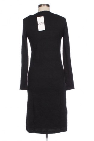 Kleid Just Female, Größe M, Farbe Schwarz, Preis 38,99 €