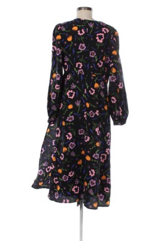 Kleid Monki, Größe M, Farbe Mehrfarbig, Preis 15,49 €