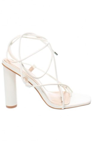 Sandalen Pretty Little Thing, Größe 37, Farbe Weiß, Preis 11,99 €