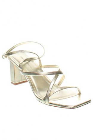 Sandalen Pull&Bear, Größe 38, Farbe Golden, Preis € 19,95