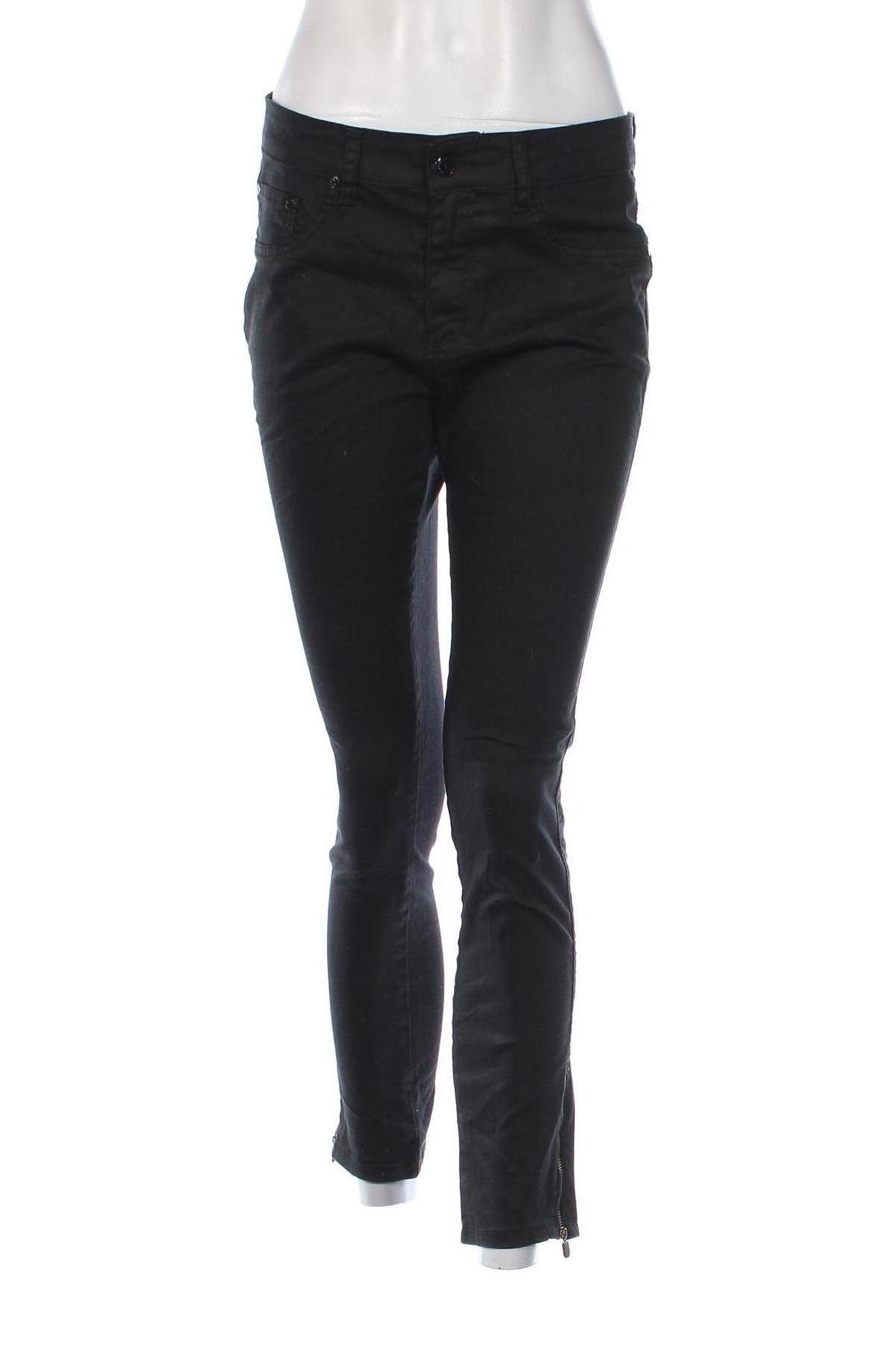 Dámske džínsy  Perfect Jeans By Gina Tricot, Veľkosť L, Farba Čierna, Cena  7,95 €