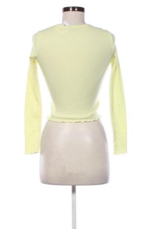 Damen Shirt Bershka, Größe XS, Farbe Grün, Preis 9,72 €