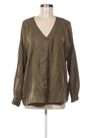 Damen Shirt Cream, Größe M, Farbe Grün, Preis 33,99 €