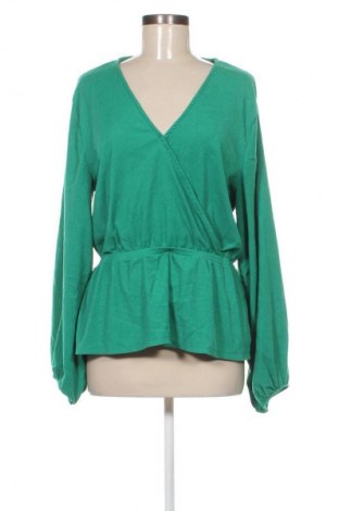 Damen Shirt Cubus, Größe M, Farbe Grün, Preis 13,99 €