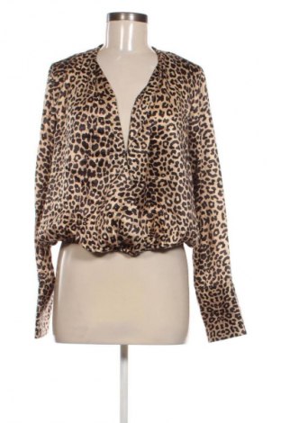 Damen Shirt NA-KD, Größe M, Farbe Mehrfarbig, Preis 23,99 €