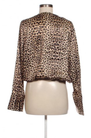Damen Shirt NA-KD, Größe M, Farbe Mehrfarbig, Preis 23,99 €