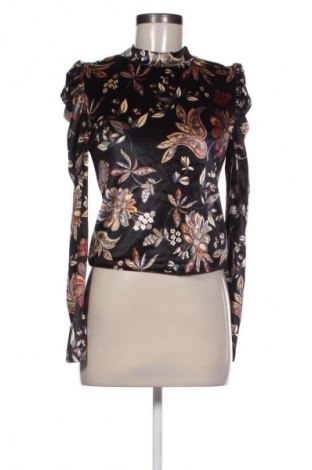 Дамска блуза NEW COLLECTION, Размер S, Цвят Многоцветен, Цена 33,82 лв.