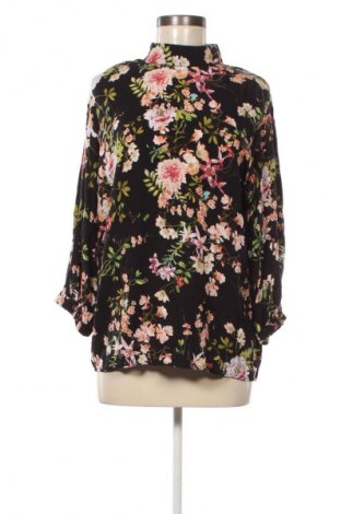 Damen Shirt Reserved, Größe M, Farbe Mehrfarbig, Preis 13,99 €