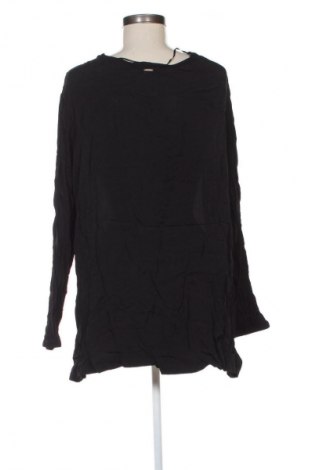 Damen Shirt Triangle, Größe 3XL, Farbe Schwarz, Preis 33,99 €