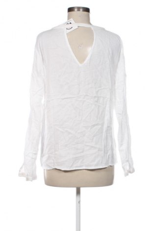 Damen Shirt Vero Moda, Größe M, Farbe Weiß, Preis 10,30 €