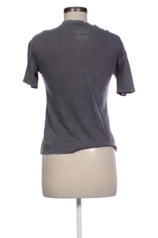 Damen T-Shirt Pull&Bear, Größe XS, Farbe Grau, Preis 9,00 €