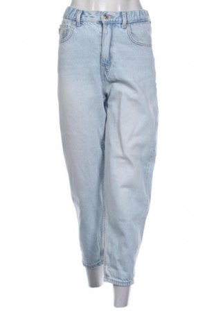 Damskie jeansy Bershka, Rozmiar S, Kolor Niebieski, Cena 43,99 zł