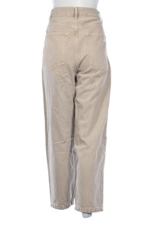Damskie jeansy Bershka, Rozmiar M, Kolor Beżowy, Cena 66,99 zł