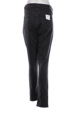 Дамски дънки Calvin Klein, Размер XL, Цвят Сив, Цена 204,99 лв.