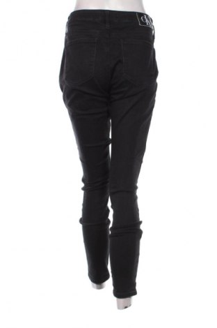 Дамски дънки Calvin Klein Jeans, Размер XL, Цвят Черен, Цена 127,99 лв.