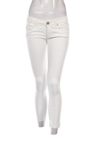Damskie jeansy Cross, Rozmiar M, Kolor Biały, Cena 94,38 zł