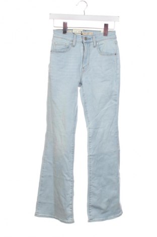 Дамски дънки Levi's, Размер S, Цвят Син, Цена 174,99 лв.