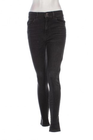 Damskie jeansy Levi's, Rozmiar M, Kolor Czarny, Cena 245,99 zł