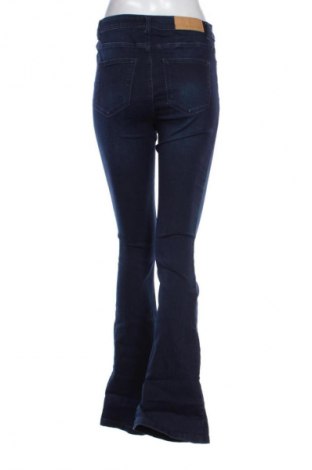 Damskie jeansy Noisy May, Rozmiar M, Kolor Niebieski, Cena 134,99 zł