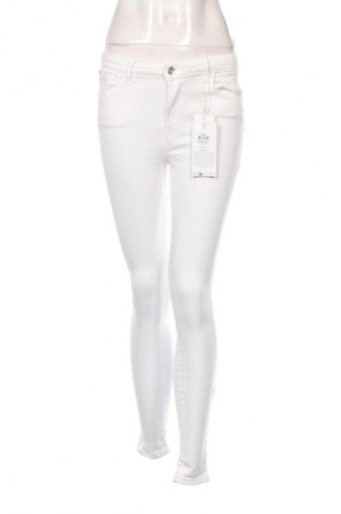 Damen Jeans ONLY, Größe M, Farbe Weiß, Preis 53,99 €