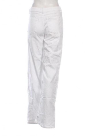 Blugi de femei ONLY, Mărime M, Culoare Alb, Preț 265,99 Lei