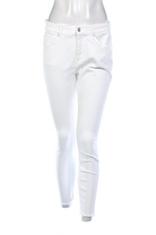 Damskie jeansy ONLY Carmakoma, Rozmiar L, Kolor Biały, Cena 78,09 zł