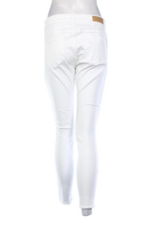 Damskie jeansy ONLY Carmakoma, Rozmiar L, Kolor Biały, Cena 78,09 zł