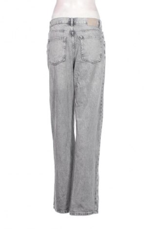 Dámské džíny  Pull&Bear, Velikost M, Barva Šedá, Cena  739,00 Kč