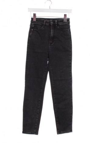 Damskie jeansy Stradivarius, Rozmiar XS, Kolor Czarny, Cena 67,99 zł