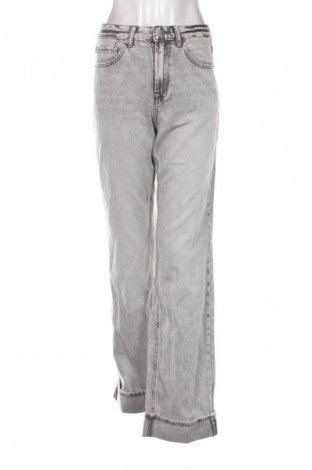 Damskie jeansy Stradivarius, Rozmiar S, Kolor Szary, Cena 150,99 zł