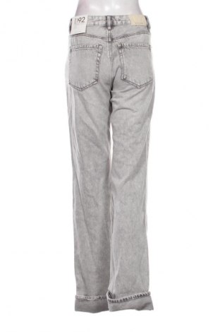 Damskie jeansy Stradivarius, Rozmiar S, Kolor Szary, Cena 150,99 zł