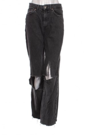 Dámske džínsy  Stradivarius, Veľkosť M, Farba Sivá, Cena  14,83 €
