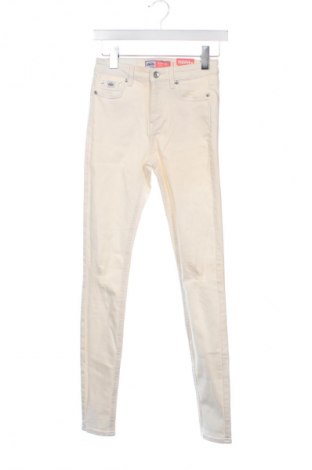 Dámske džínsy  Superdry, Veľkosť XS, Farba Kremová, Cena  38,95 €