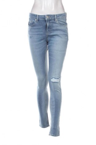 Damskie jeansy Tommy Jeans, Rozmiar M, Kolor Niebieski, Cena 564,99 zł