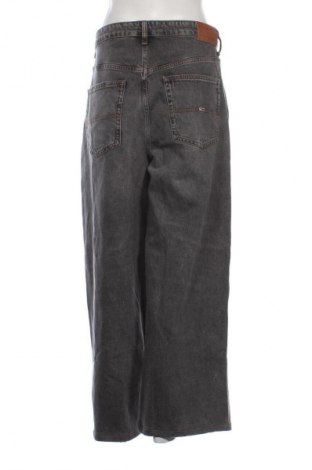 Damskie jeansy Tommy Jeans, Rozmiar L, Kolor Szary, Cena 245,99 zł