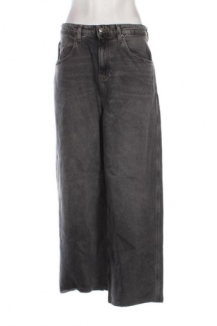 Damskie jeansy Tommy Jeans, Rozmiar L, Kolor Szary, Cena 245,99 zł