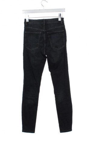 Дамски дънки Zara, Размер S, Цвят Син, Цена 26,98 лв.