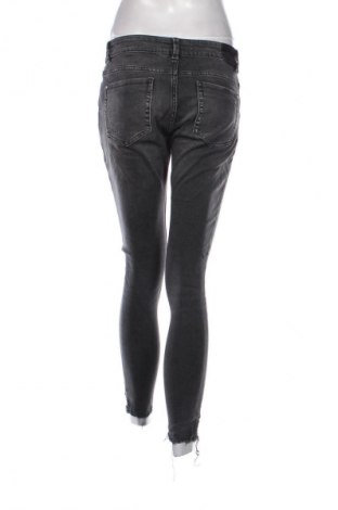 Дамски дънки Zara, Размер M, Цвят Черен, Цена 26,97 лв.
