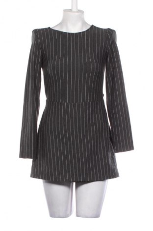 Kurzer Damenoverall Bershka, Größe M, Farbe Mehrfarbig, Preis 25,99 €