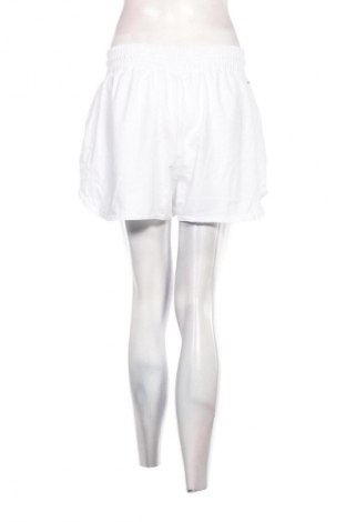 Damen Shorts Adidas, Größe L, Farbe Weiß, Preis 43,99 €