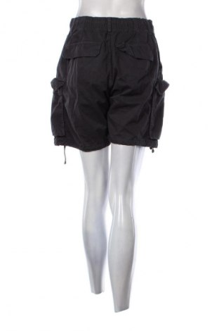 Damen Shorts Bershka, Größe M, Farbe Grau, Preis 9,72 €