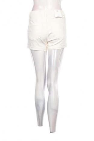 Pantaloni scurți de femei Bershka, Mărime S, Culoare Alb, Preț 86,99 Lei
