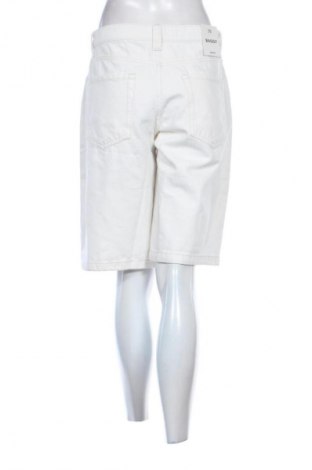 Damen Shorts Bershka, Größe M, Farbe Weiß, Preis 21,99 €